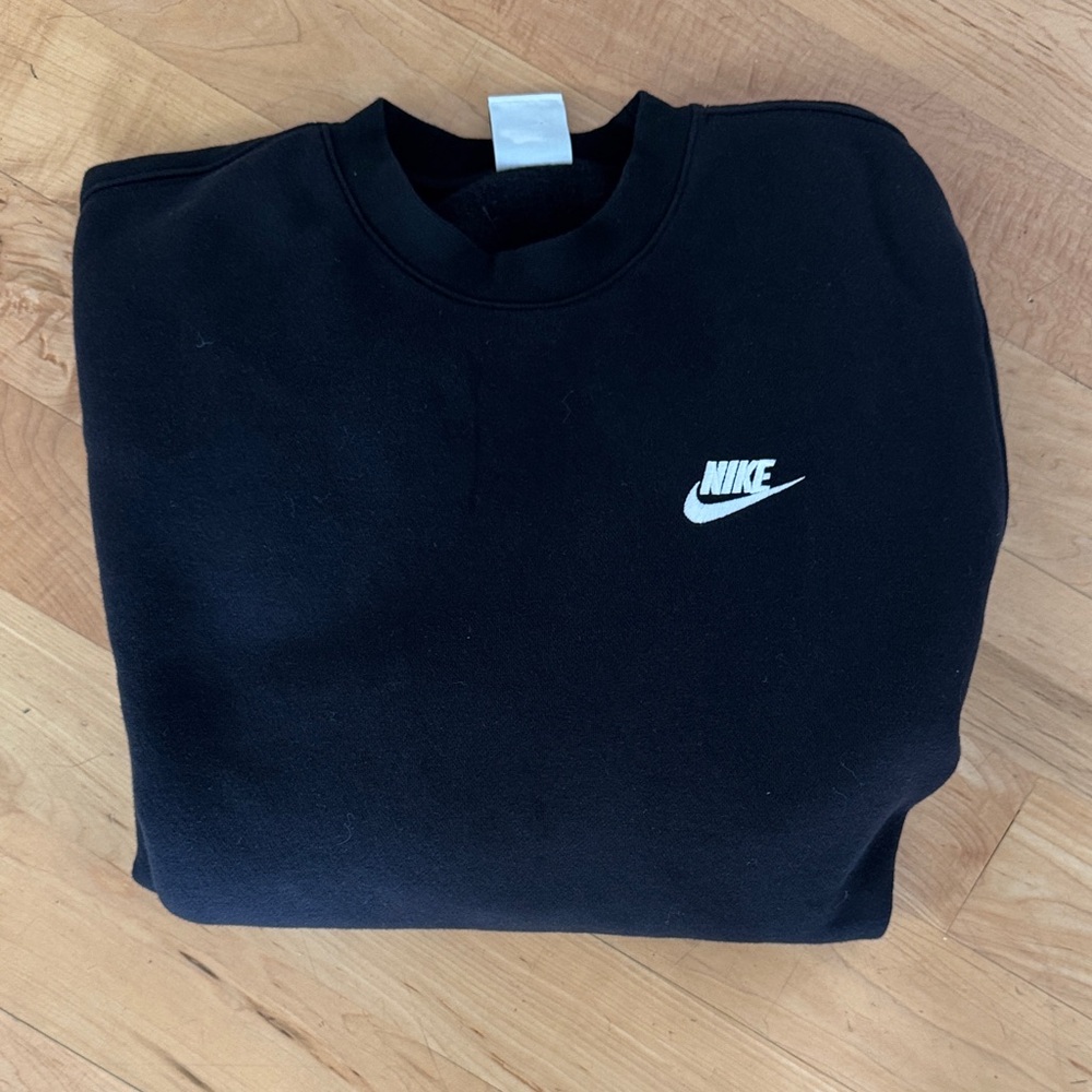 Medium Nike Black Crewneck Sweatshirt